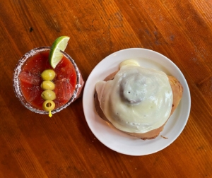 Lockspot Cafe cinnamon roll