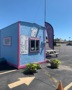 Bumble Snow - Exterior image of the shop